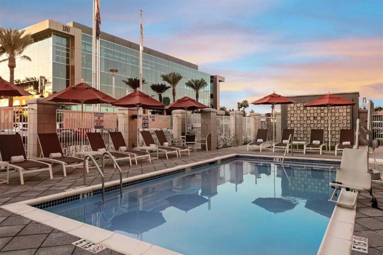 Hilton Garden Inn Chandler Downtown Dış mekan fotoğraf