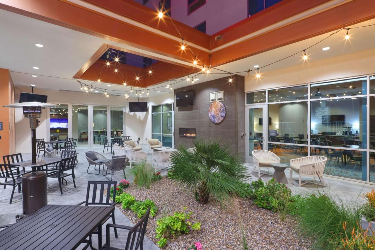 Hilton Garden Inn Chandler Downtown Dış mekan fotoğraf