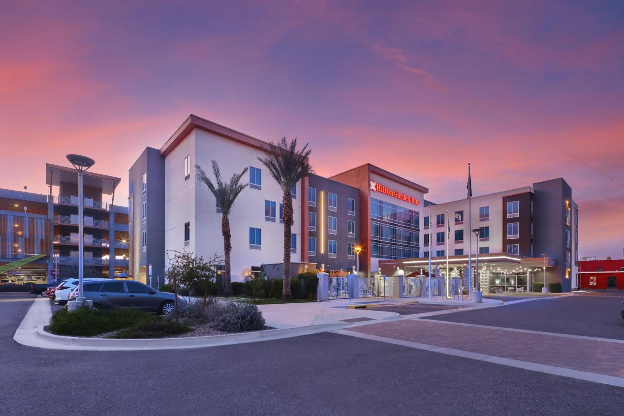 Hilton Garden Inn Chandler Downtown Dış mekan fotoğraf