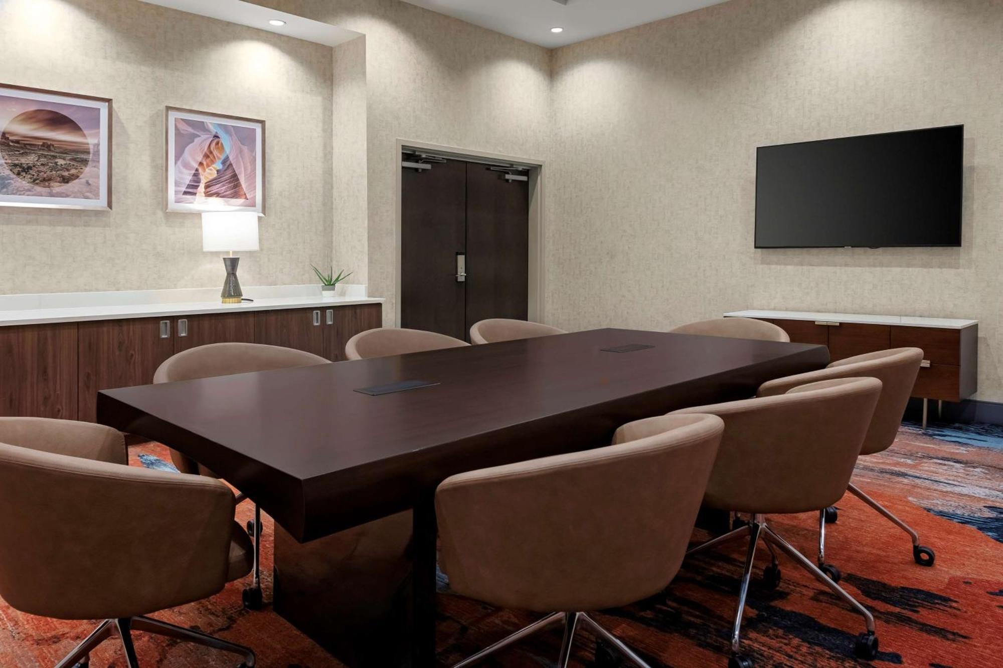 Hilton Garden Inn Chandler Downtown Dış mekan fotoğraf